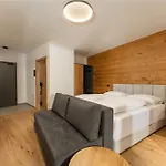 Pure Alpine Апартаменти Шладмінг